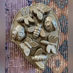 Nordic Ware Platinum Collection Backyard Bugs Muffin Pan Bundt Bakeware